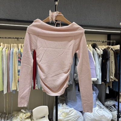 一字肩针织衫女2026早春新款露肩长袖上衣修身显瘦打底衫潮8081