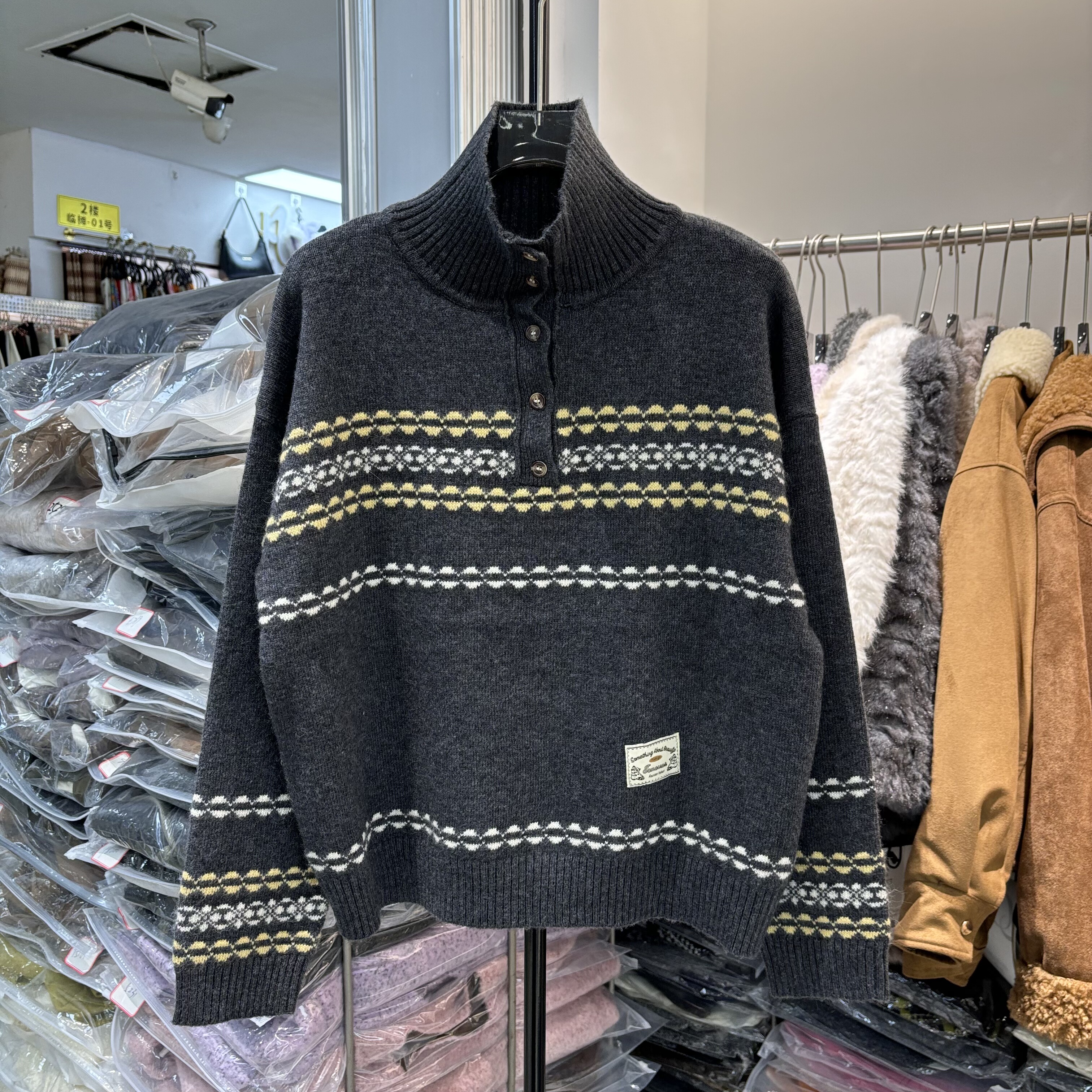 欧货正品2025冬季新款半纽扣设计感提花套头羊毛针织衫高领毛衣