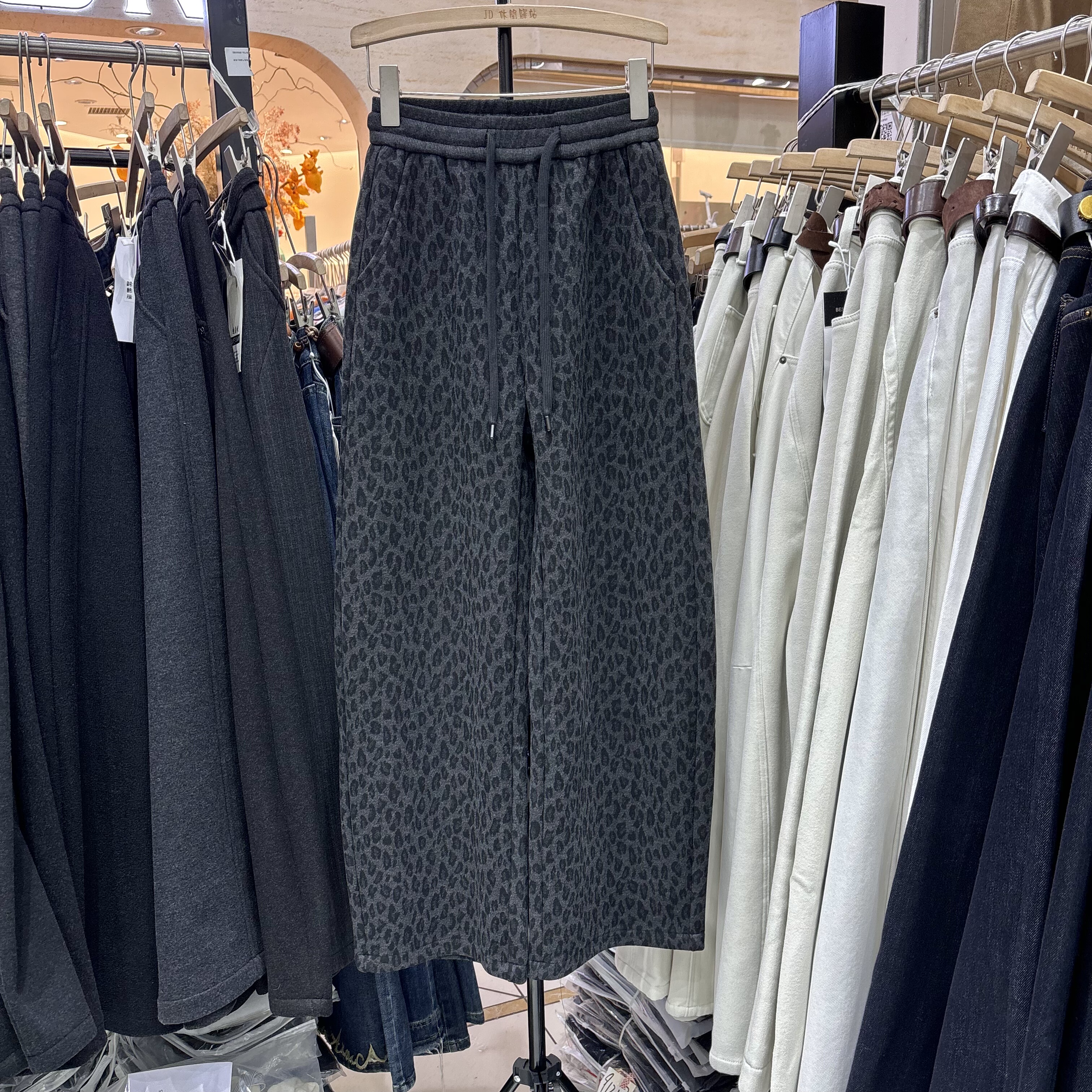 韩系豹纹加绒加厚休闲裤两穿弯刀裤阔腿裤女2025冬慵懒风长裤5865,女装/女士精品,棉裤/羽绒裤,淘宝优惠券,粉丝福利购,淘宝优惠卷