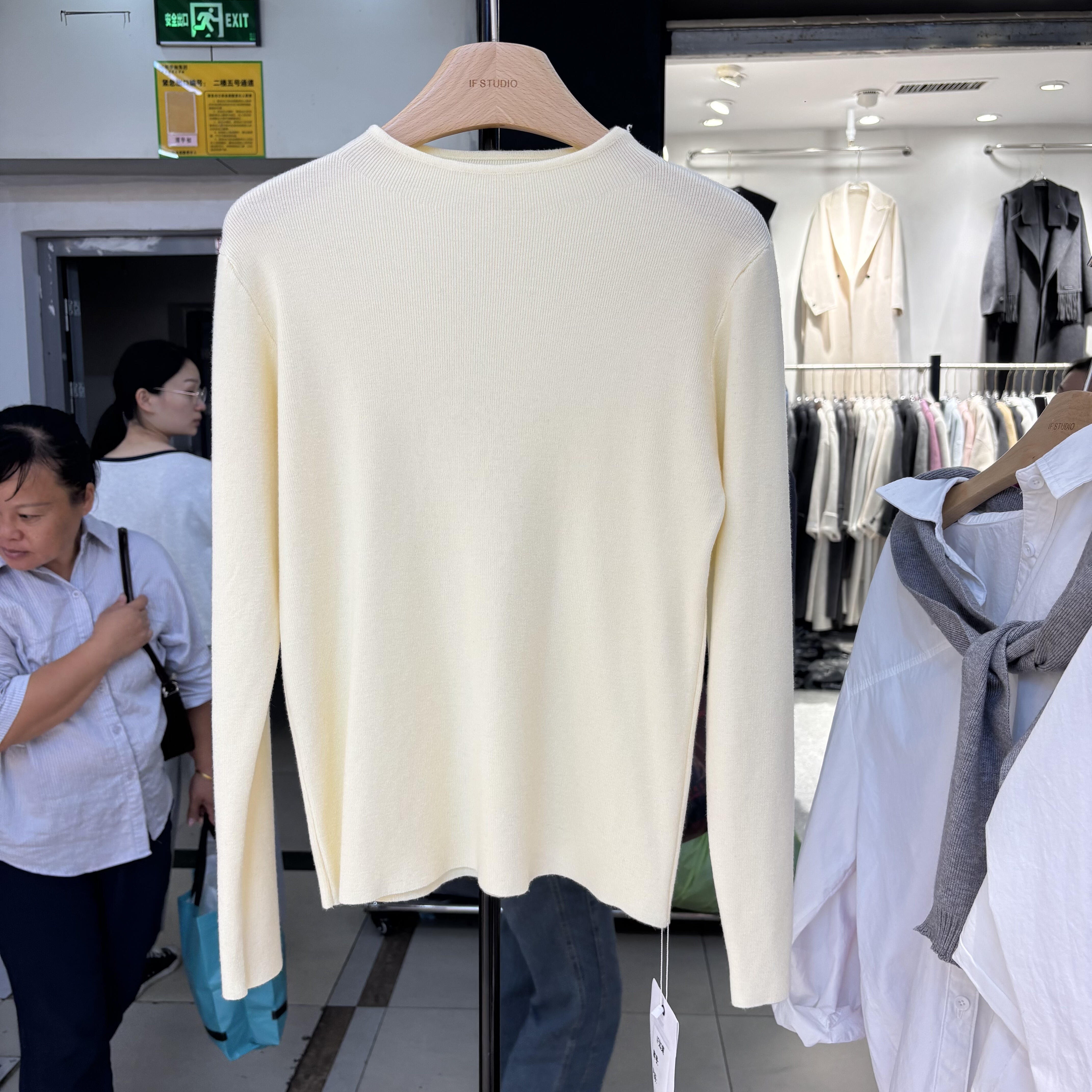 2025早秋新款半高领修身显瘦长袖针织衫女秋慵懒风休闲圆领上衣