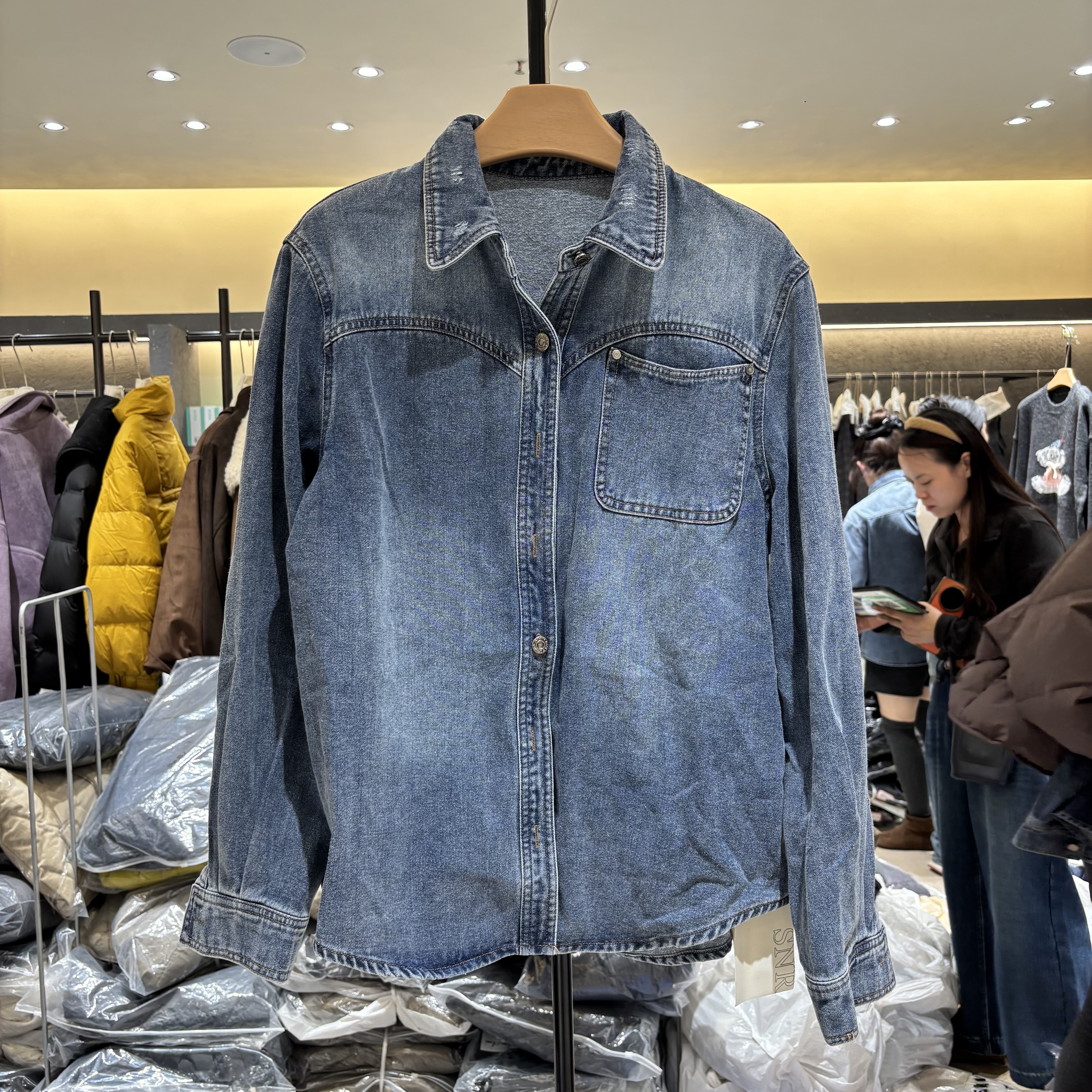 欧洲站2025冬季新款精品女装 欧货长袖衬衫磨毛加厚牛仔衬衣