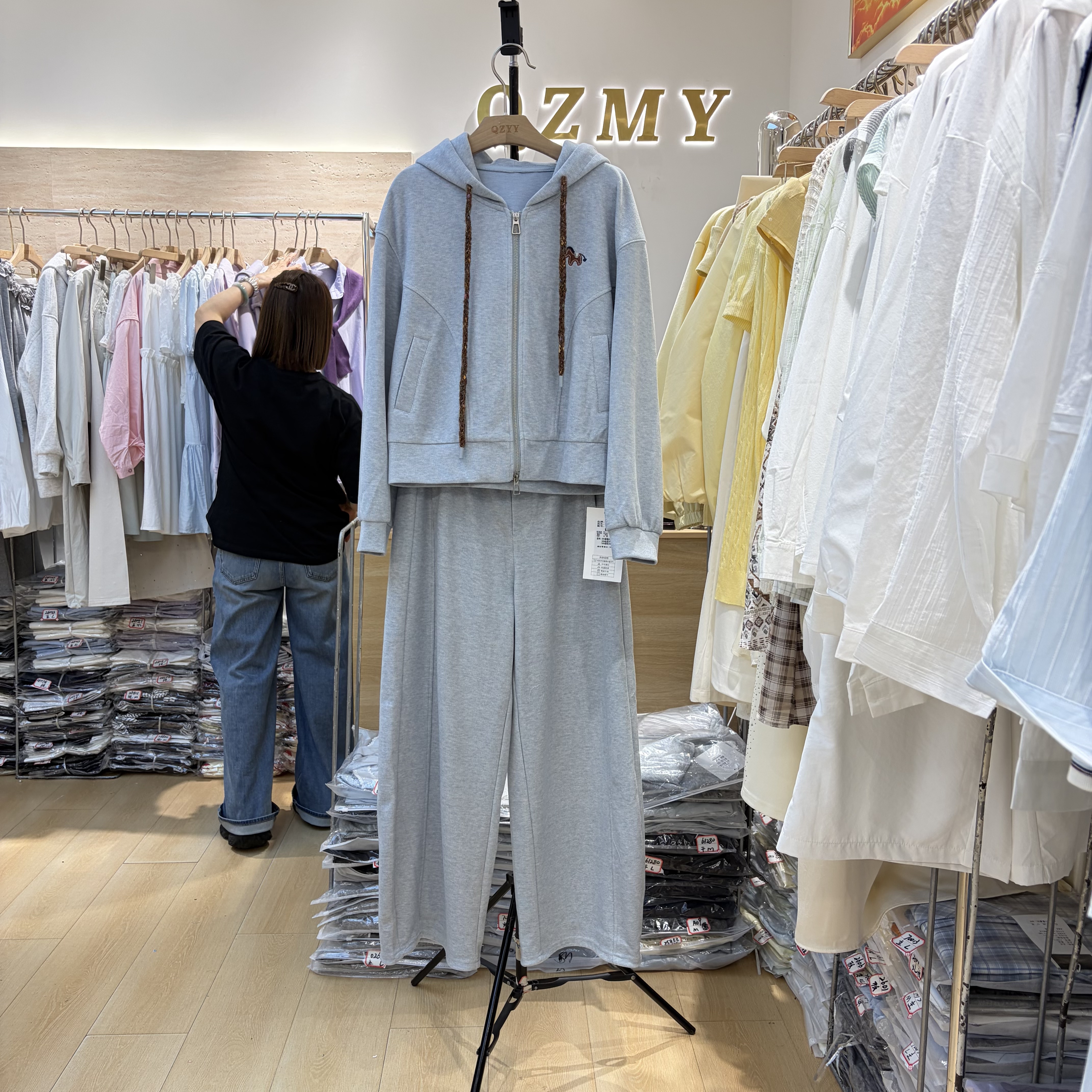 时尚连帽拉链长袖外套阔腿裤套装2026春季新款显瘦百搭两件套010