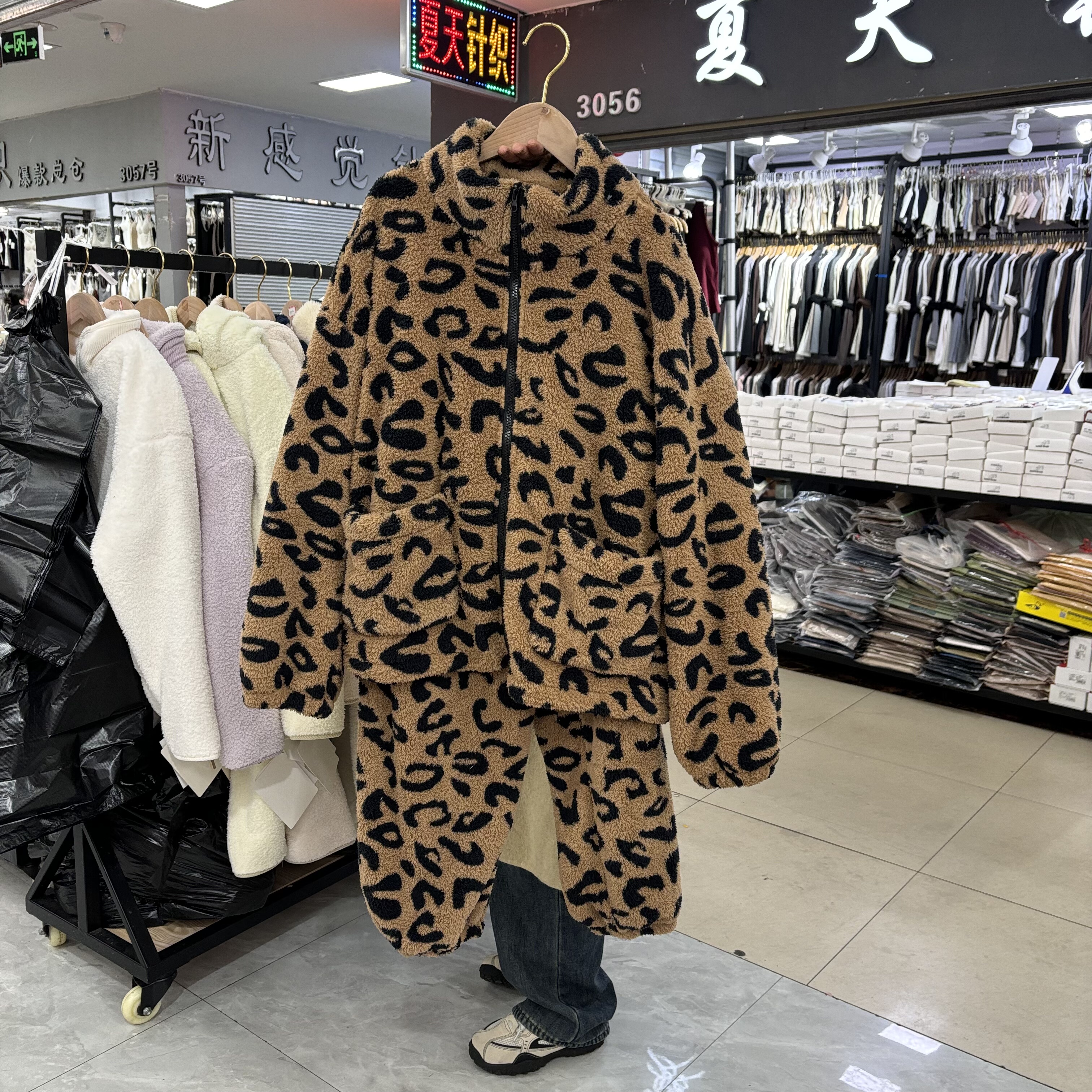 高级感立领拉链豹纹加绒加厚睡衣女冬季保暖珊瑚绒外穿家居服套装