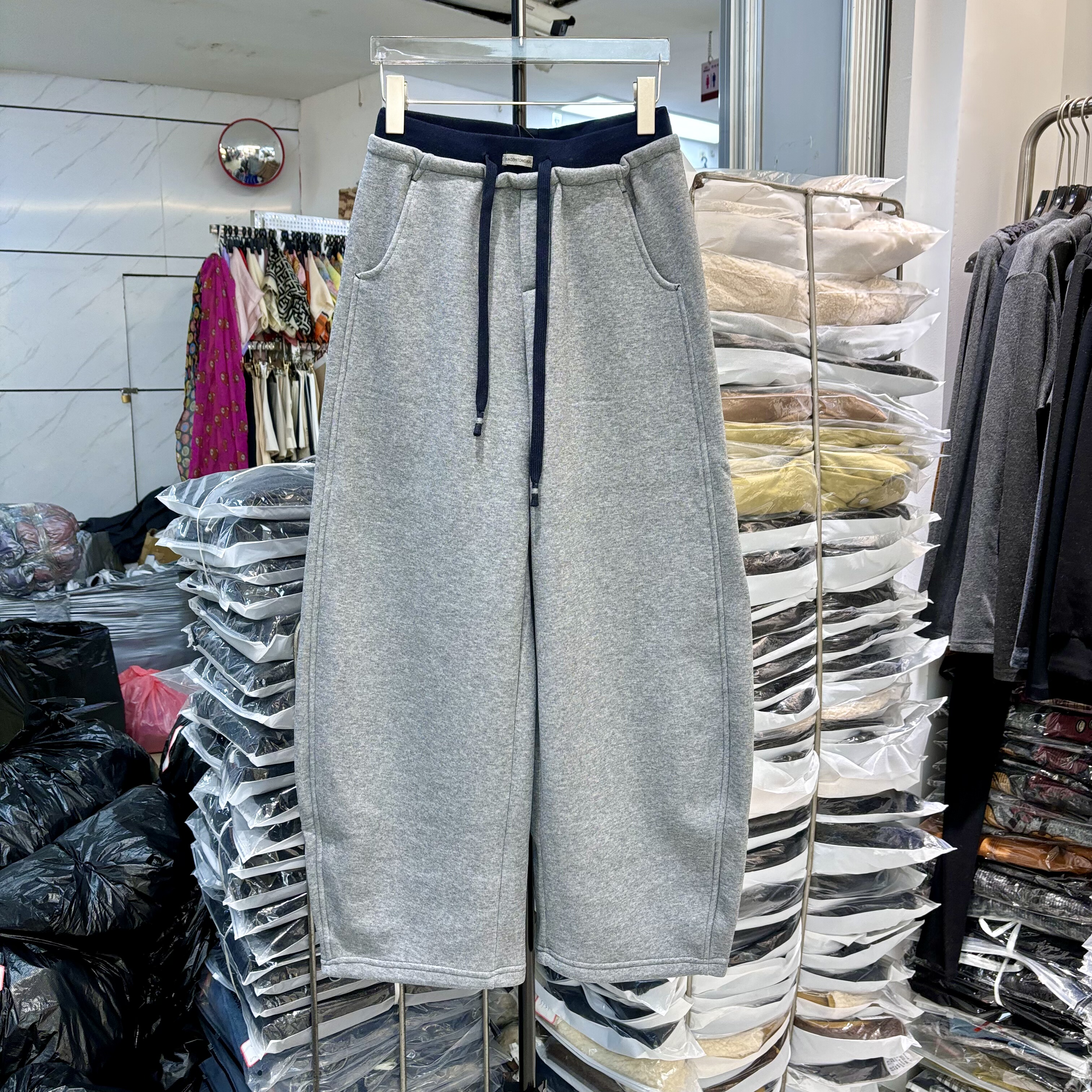 9370秋冬季新款裤子女灰色运动裤宽松阔腿弯刀裤休闲长裤加绒卫裤