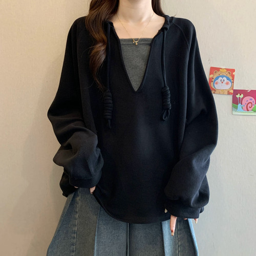 大码宽松假两件拼接V领卫衣女秋季胖MM显瘦长袖打底衫慵懒风上衣