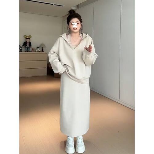 大码胖mm新款显瘦休闲套装女宽松卫衣挂脖连衣裙穿搭一整套两件套