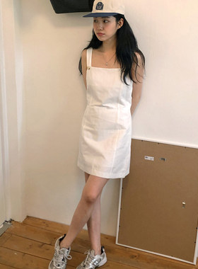 简约X型棉麻净色背带连衣裙