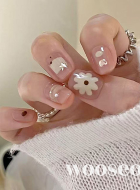 裸色穿戴甲短款高级感显白纯手工指甲贴片2026新款爆款穿戴款美甲