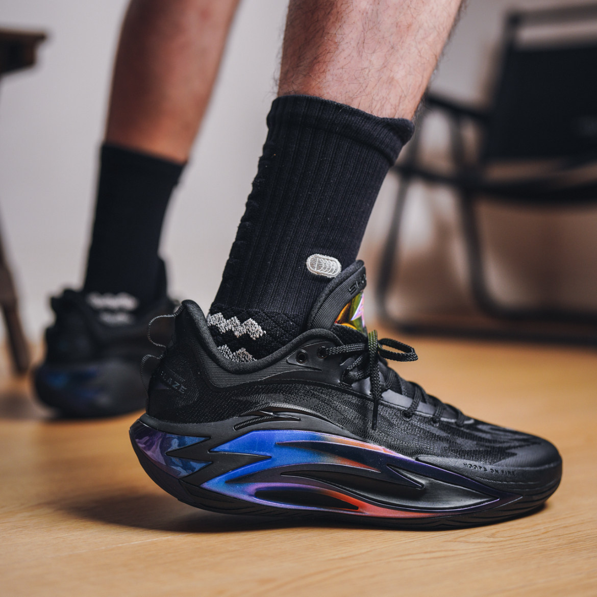 安踏狂潮7PRO篮球鞋男耐磨防滑缓震碳板专业实战运动鞋112611111S