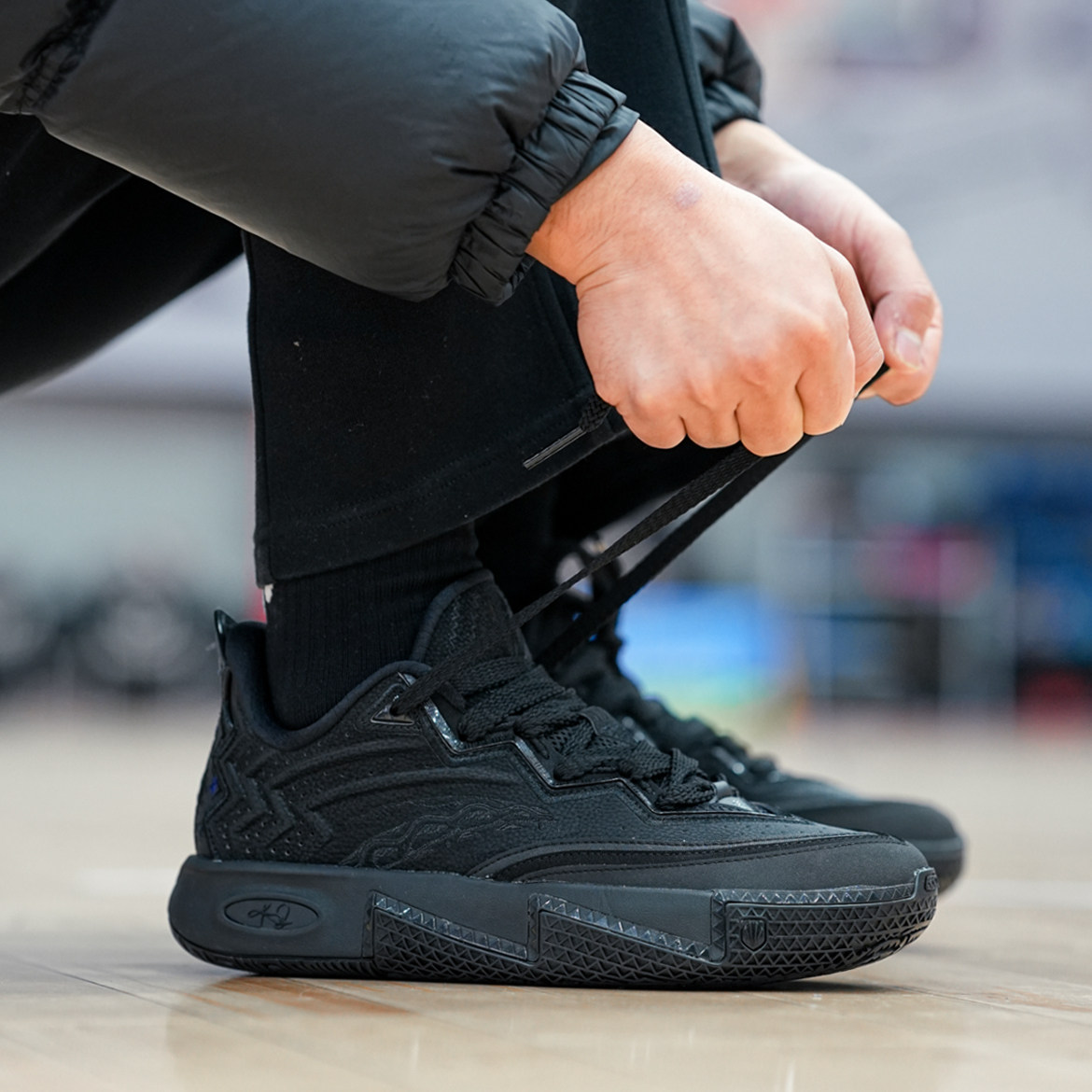 安踏欧文二代  2026春款黑玛瑙防滑专业低帮运动篮球鞋112611110S