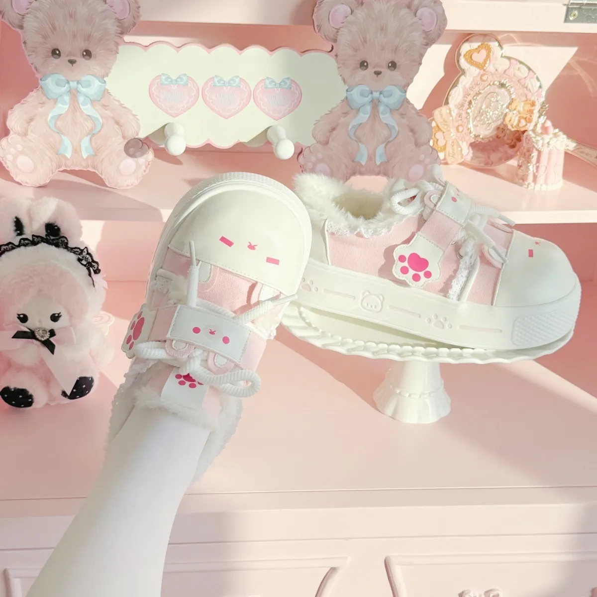 2025年日系卡通草莓熊帆布鞋学生