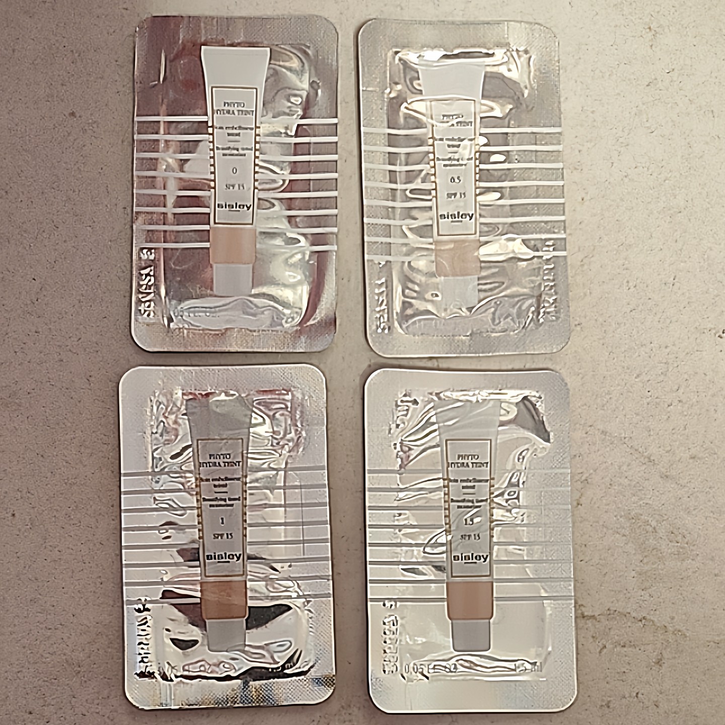 新色上市Sisley希思黎水润美肌修颜乳SPF15/素颜霜1.5/10ml小中样