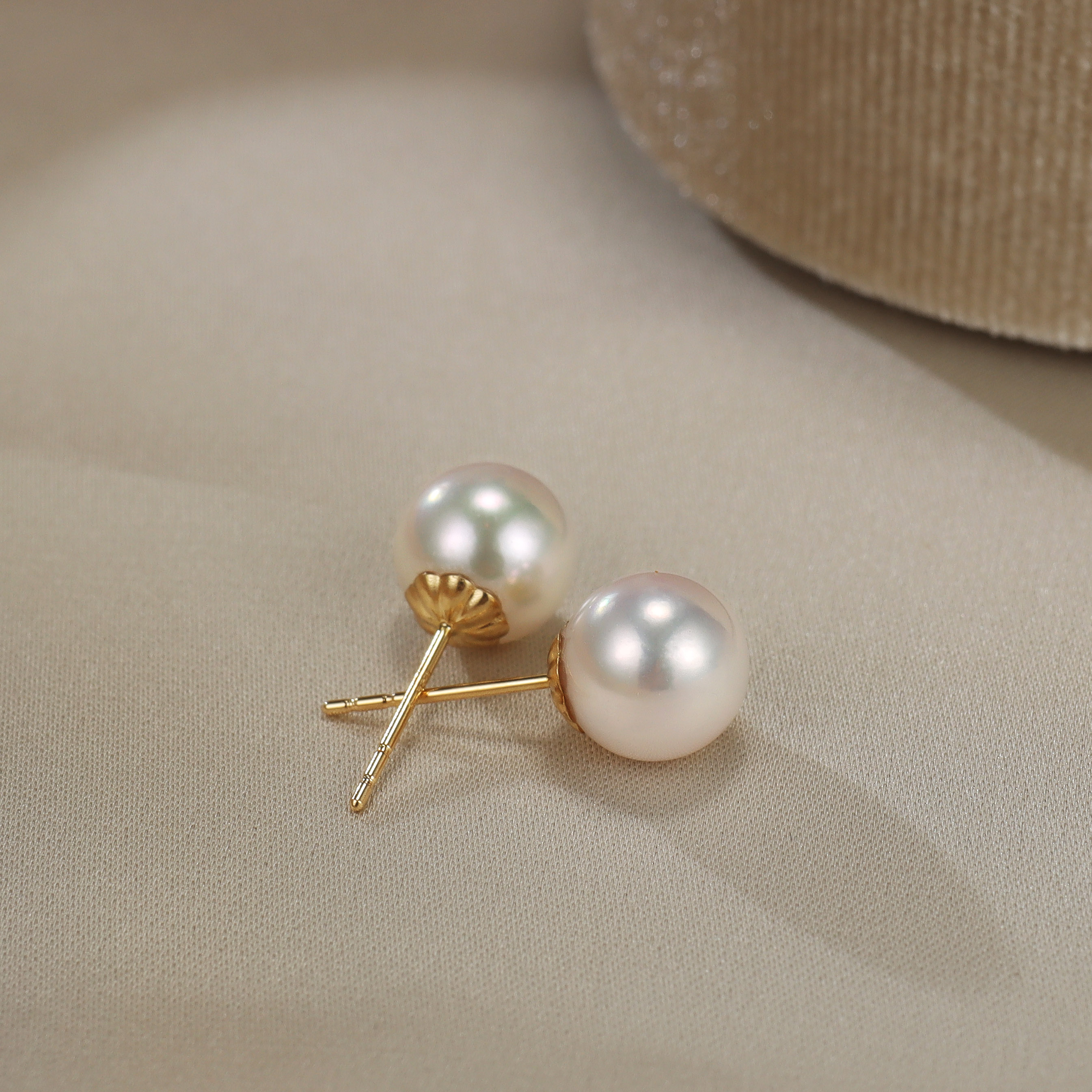 Mozz珍珠耳钉18k金海水小灯泡