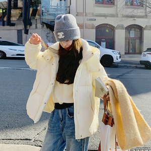 白色小个子羽绒服女2024冬季新款奶呼呼百搭加厚短款白鸭绒面包服图片