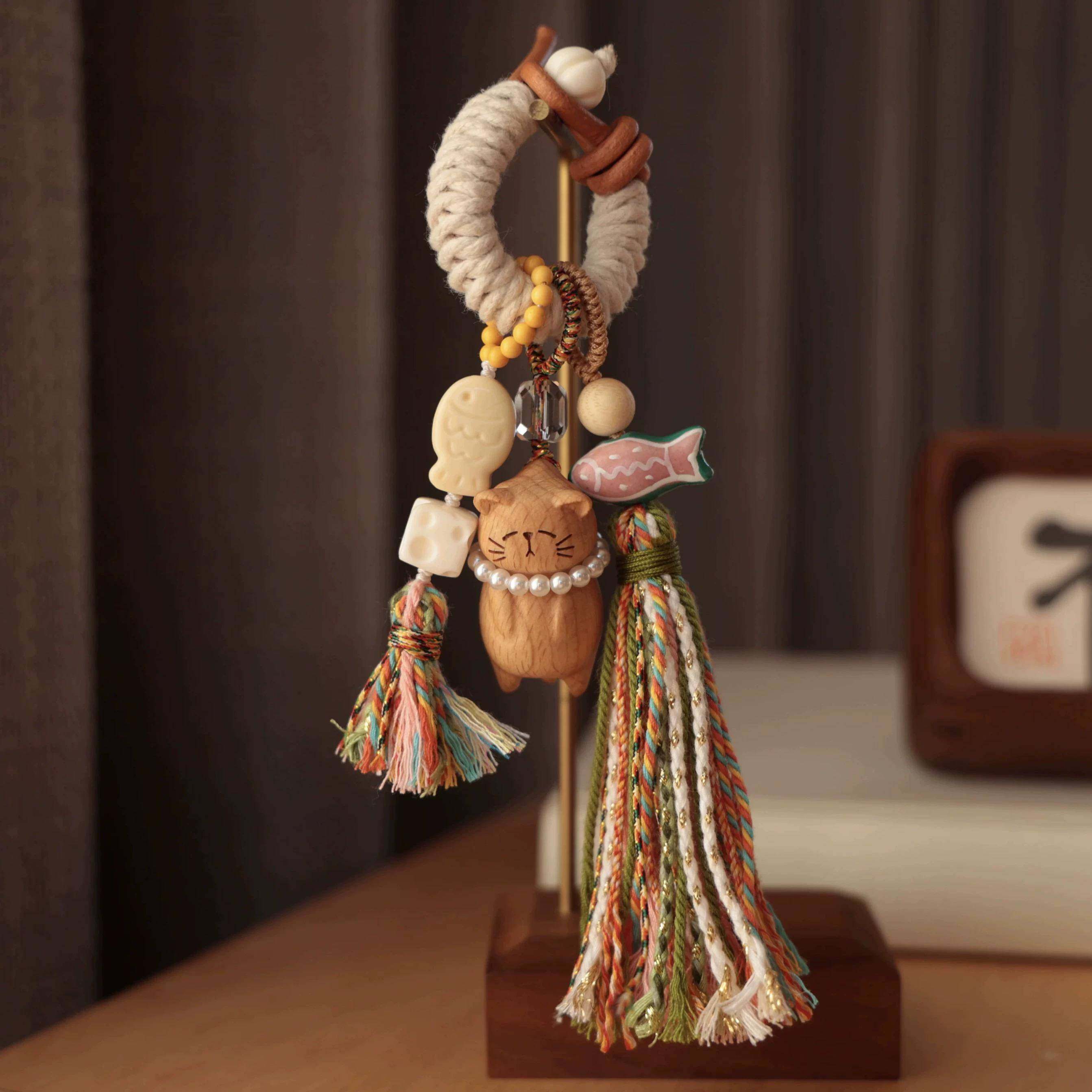 榉木摆烂猫包挂搭配金膏玉小鱼象牙果奶酪琉璃小鱼挂件包挂钥匙扣