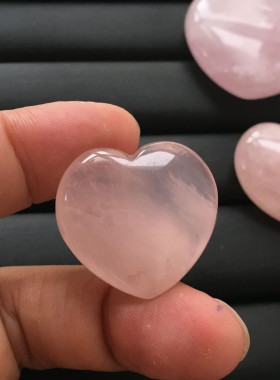 福利无孔天然粉水晶双面爱心吊坠