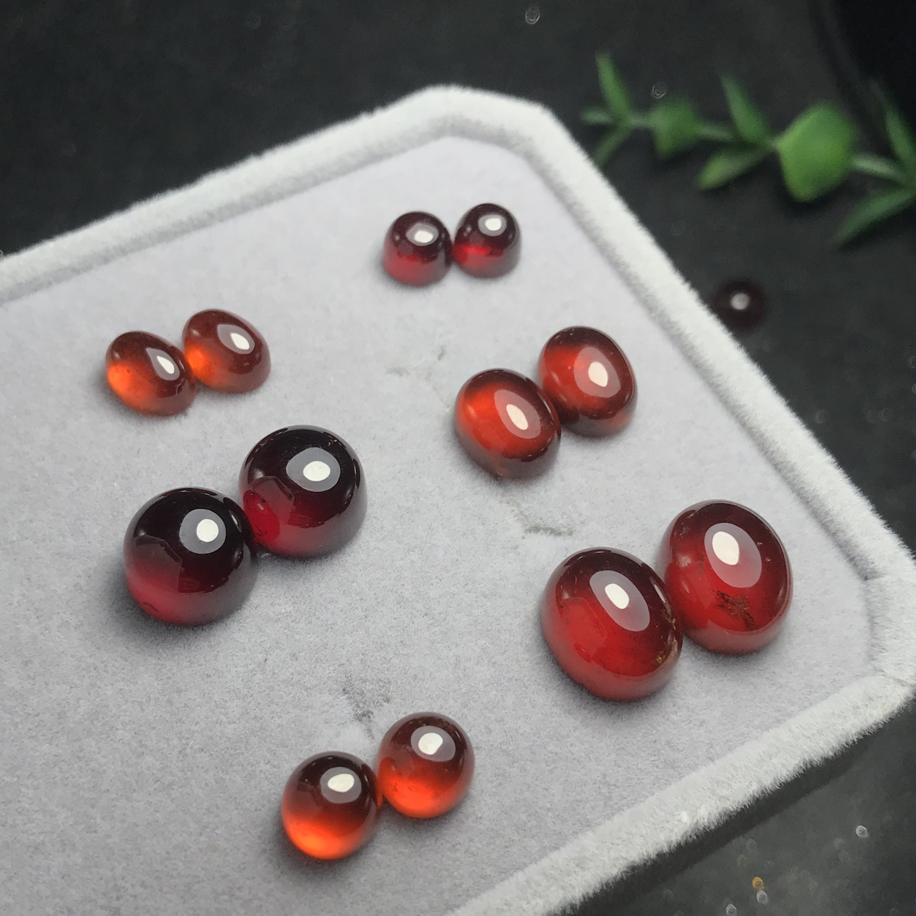 A耳钉料!天然石榴石戒面裸石素面起荧光裸石蛋面镶嵌绕线耳饰