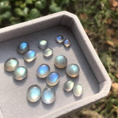 耳钉料~天然蓝彩椭圆形灰月光拉长石裸石彩光蓝光镶嵌绕线耳饰