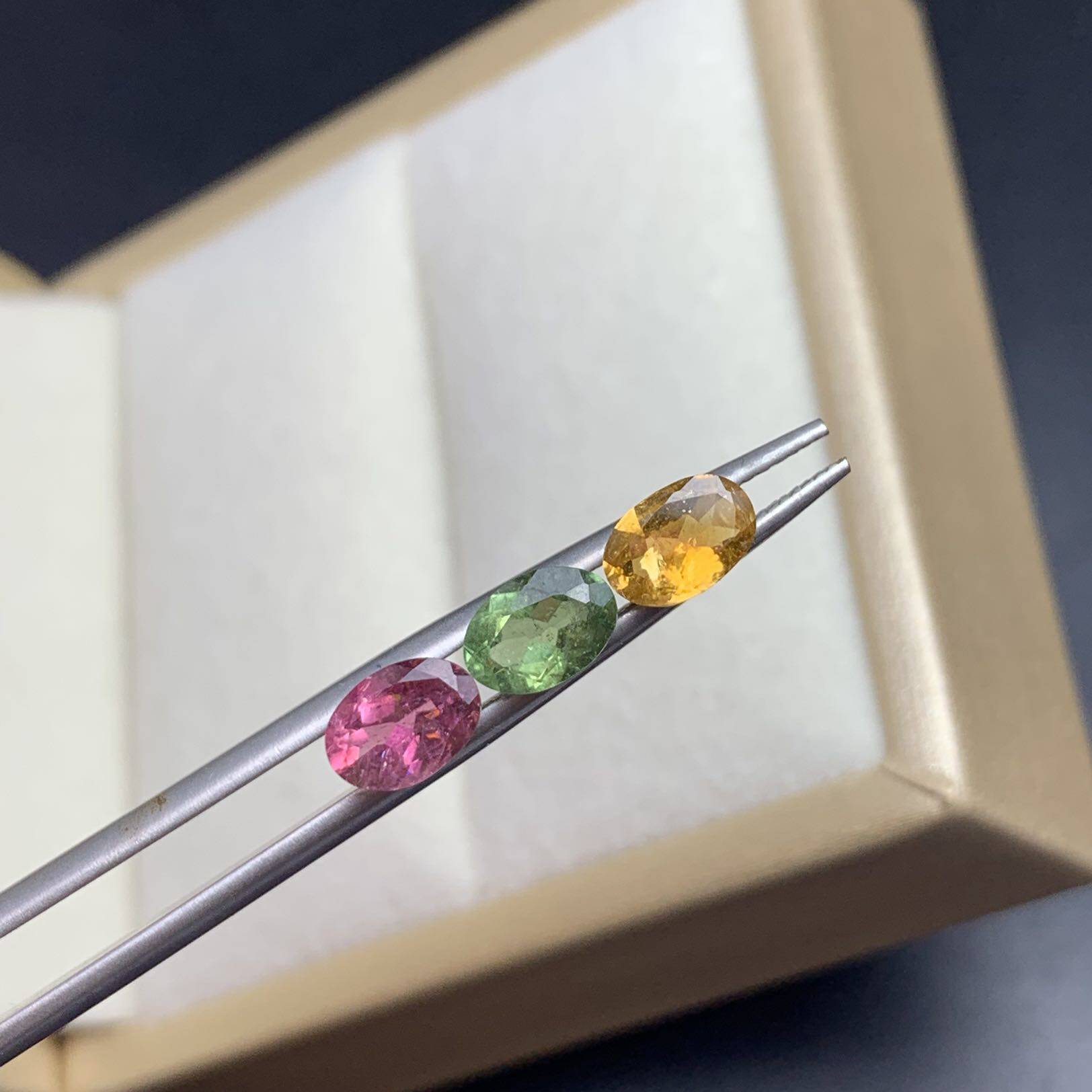 碧玺刻面4*6mm天然巴西裸石彩虹色戒指吊坠耳钉手链棉裂体