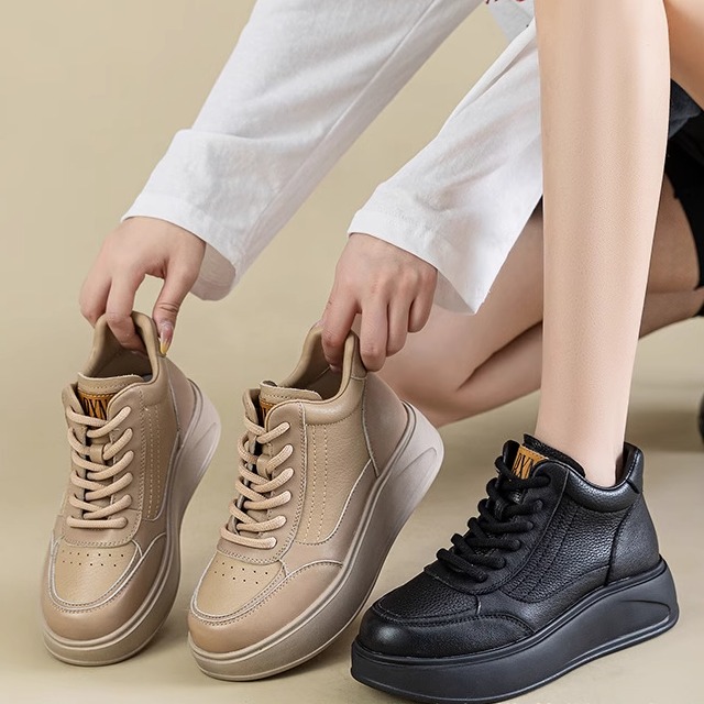 头层牛皮高帮鞋女2025秋冬新款软底高帮系带复古风阿甘鞋休闲板鞋