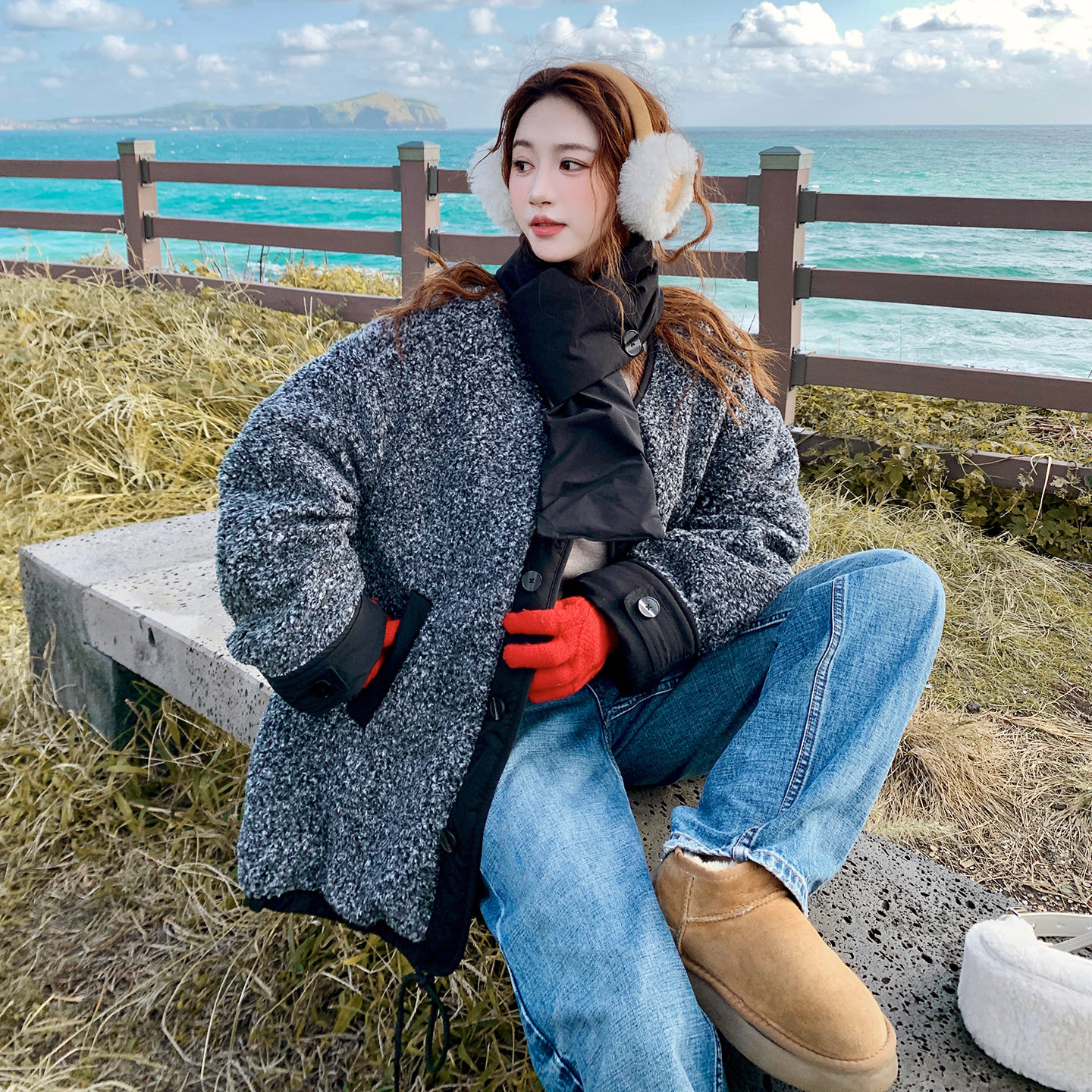 独特设计感灰色羊羔毛羽绒服女冬季超火好看高级小众加厚保暖外套,女装羽绒服,2B110