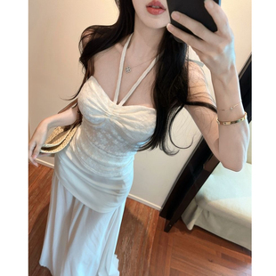 度假风纯欲碎花挂脖抹胸背心上衣清冷感高腰包臀长款半身裙套装女