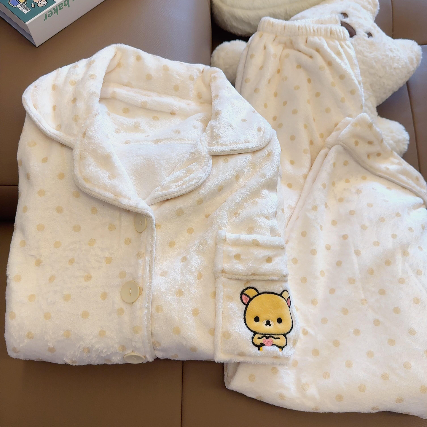 可爱圆点轻松熊睡衣女秋冬季法兰绒网红风珊瑚绒保暖情侣家居服女