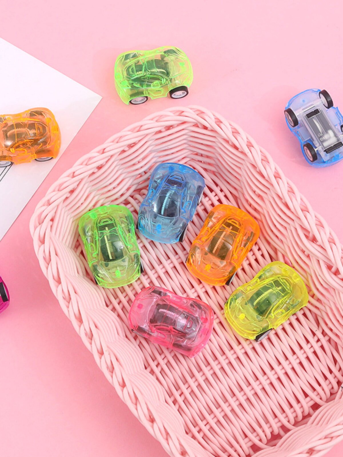 귀여운 소년 장난감 자동차 풀백 자동차 창조적 인 미니 플라스틱 자동차 어린이  장난감 10 위안을 초과하지