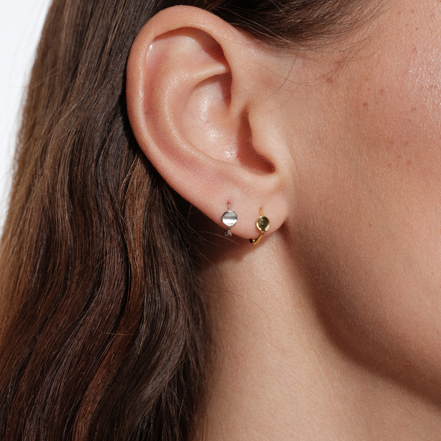 【CnHnOn脂肪商店】s925纯银迷你小鼻妞弧面金银光面圆片耳圈耳钉