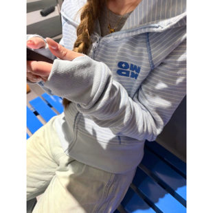 美式复古哈苏线撞色条纹卫衣女春秋连帽收腰韩系慵懒运动开衫外套