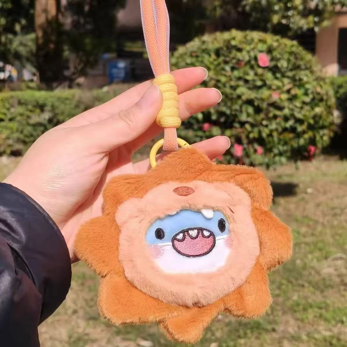 新款莎头组合周边 肥肥鲨鲨狮弟毛绒玩偶挂件 卡通高颜值包包挂饰