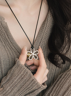 s925纯银镂空花朵挂坠长款项链黑绳抽拉可调节卫衣链子