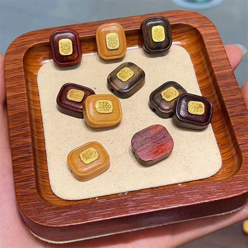 古法银镀金镶嵌沉香无事牌老山檀