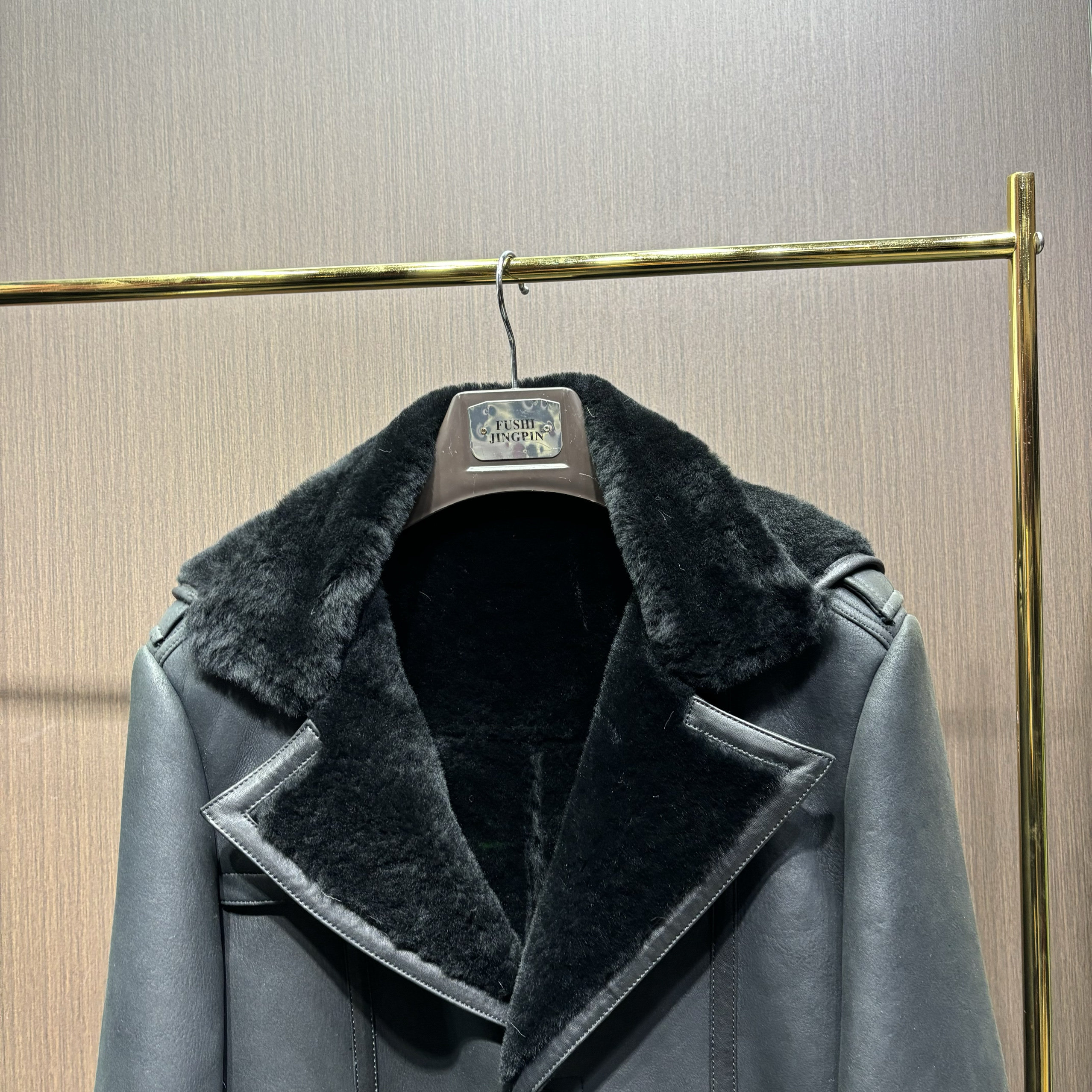 MENS ORIGINAL SHEEPSKIN AND FUR INTEGRATED LEATHER LEATHER JACKET MID-LENGTH WINTER SUIT LAPEL AND LARGE WINDBREAKER TO THICKEN AND KEEP WARM