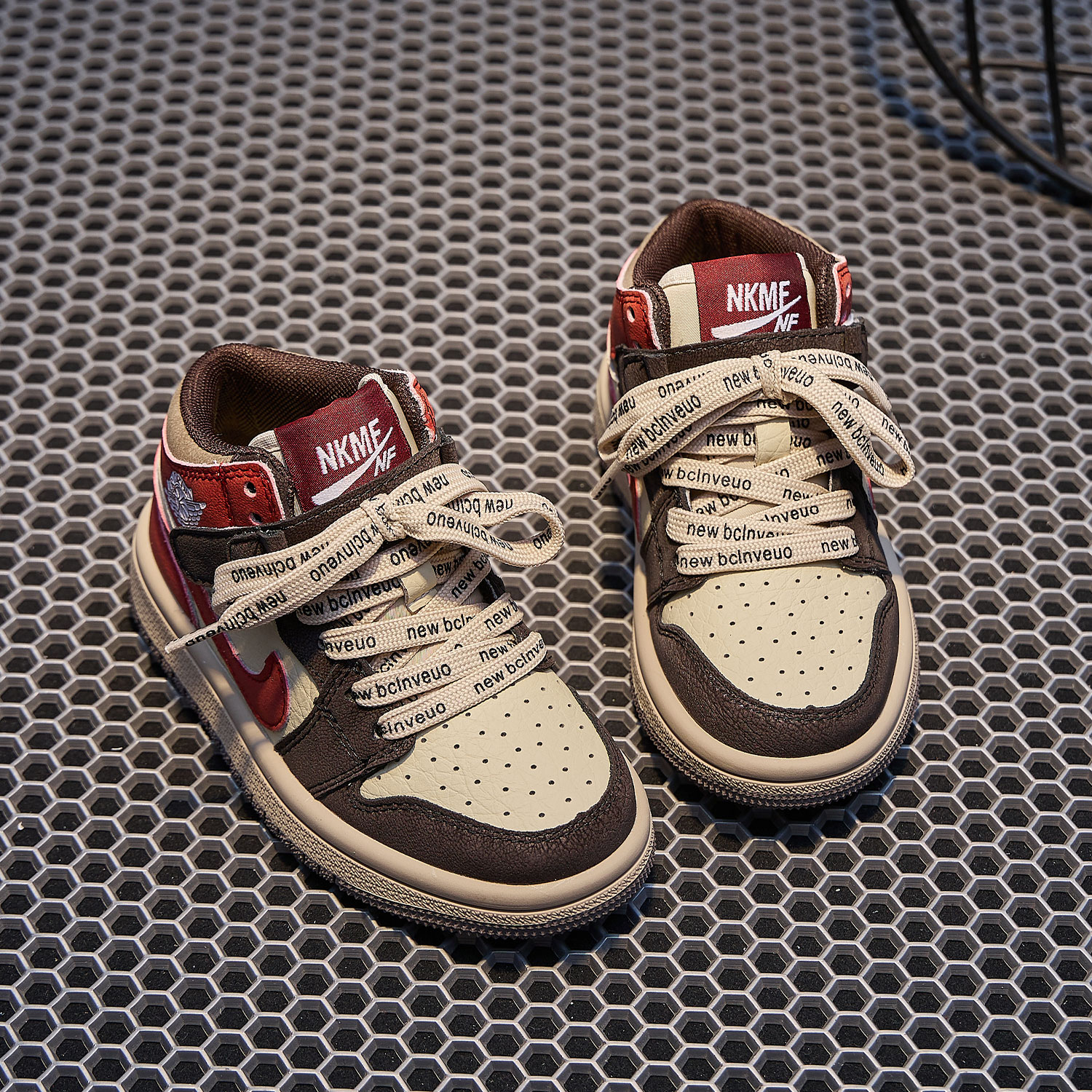 女童高帮板鞋儿童运动鞋防滑软底2025秋季新款男宝宝学生篮球鞋子