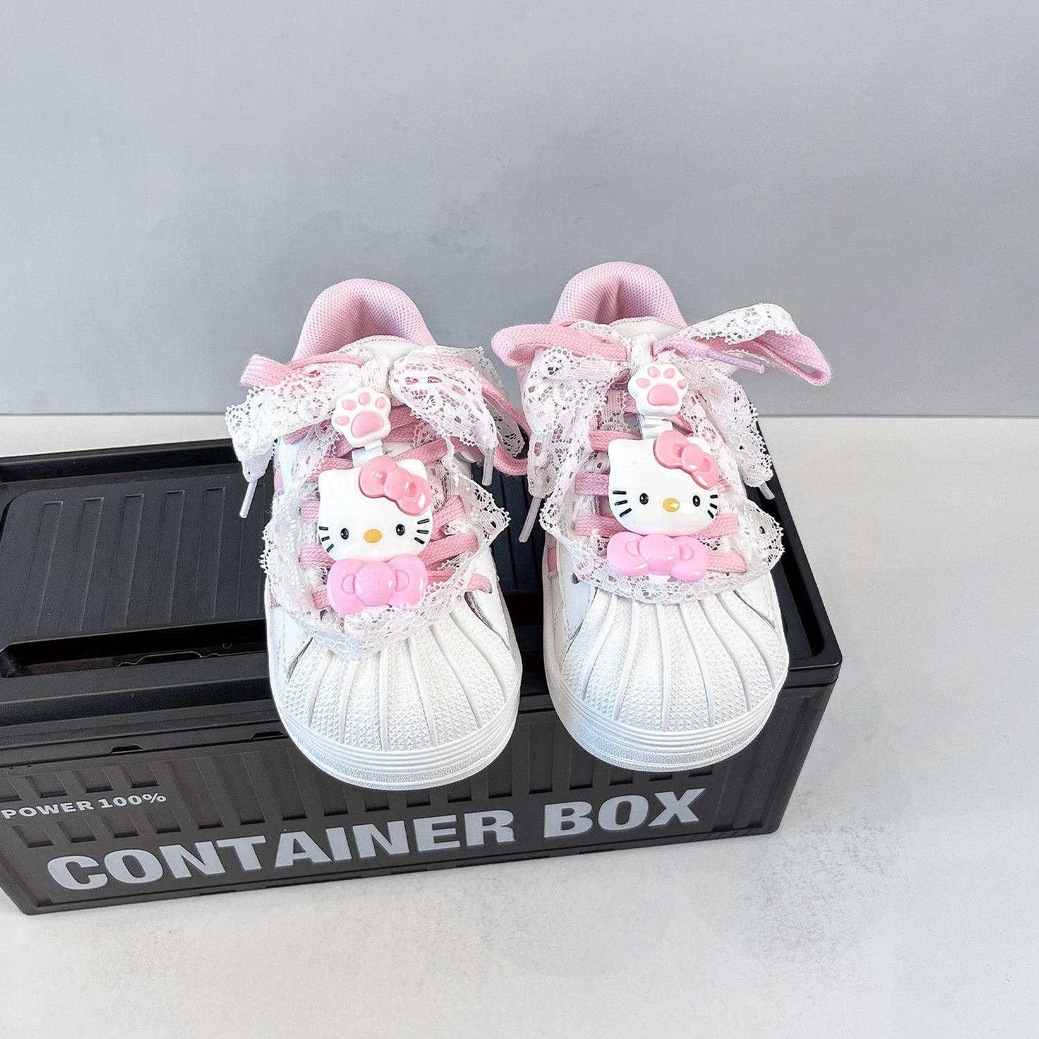 kitty猫咪联名款小白鞋女童鞋子2026春秋运动鞋男童儿童贝壳头鞋