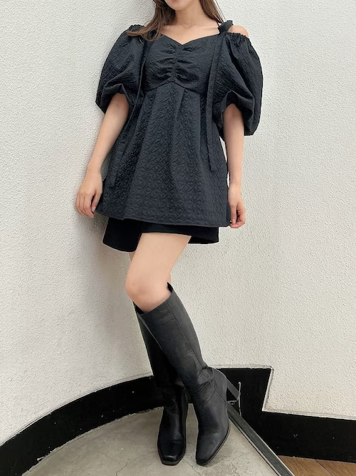 设计感露肩吊带系带超短款