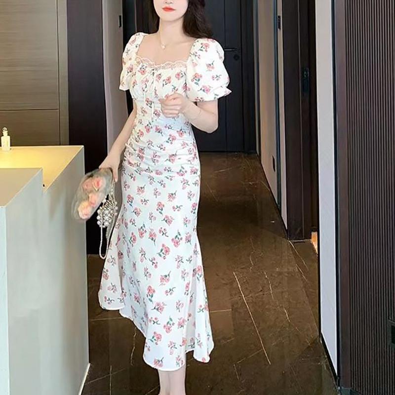 碎花连衣裙夏季新款泡泡袖方领蕾丝系带修身显廋茶歇长裙子外贸潮