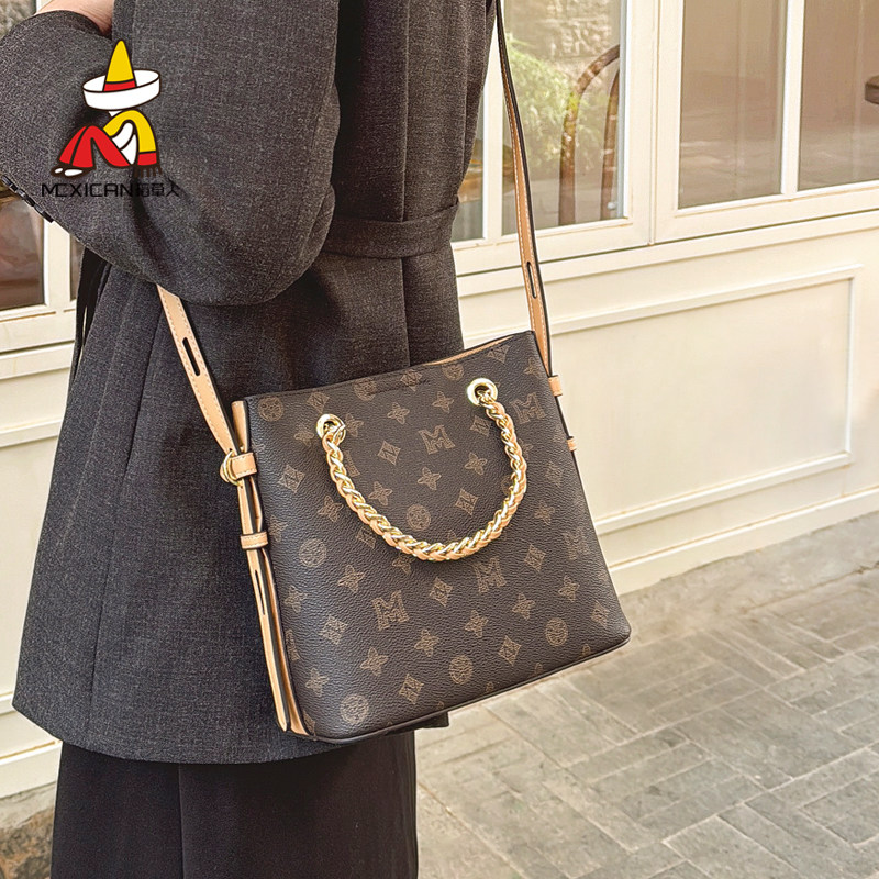 稻草人女包老花包包女款2025新款单肩斜挎包大容量高级感水桶包,箱包皮具/热销女包/男包,水桶包,淘宝优惠券,粉丝福利购,淘宝优惠卷