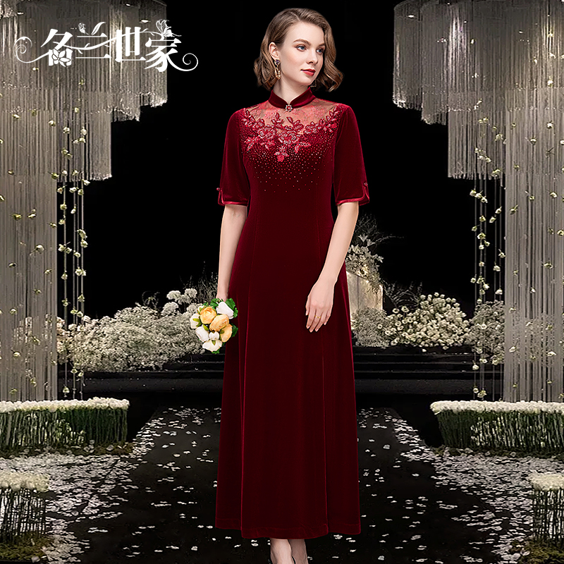 名兰世家宴会礼服设计师手工钉珠