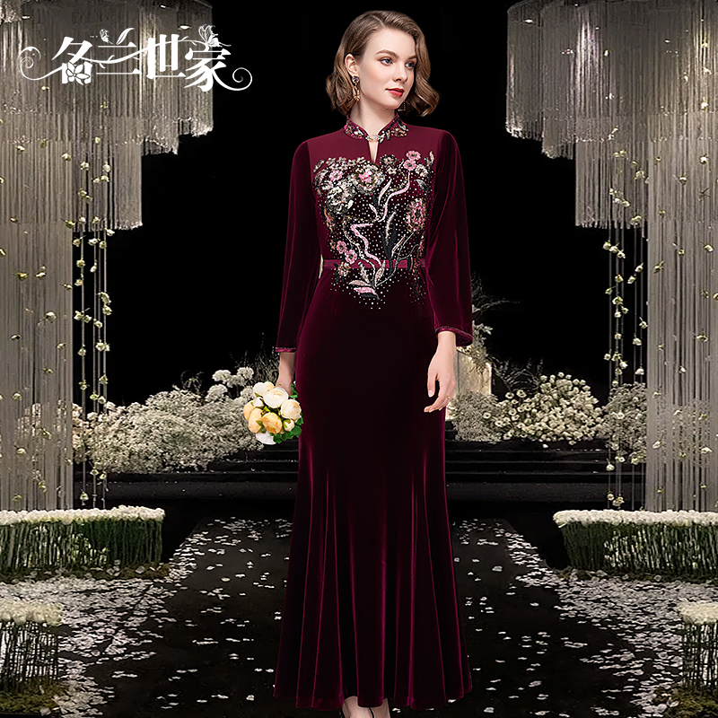 名兰世家婚宴礼服设计师手工钉珠