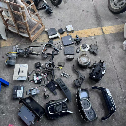 丰田卡罗拉汽车电器盒总成
