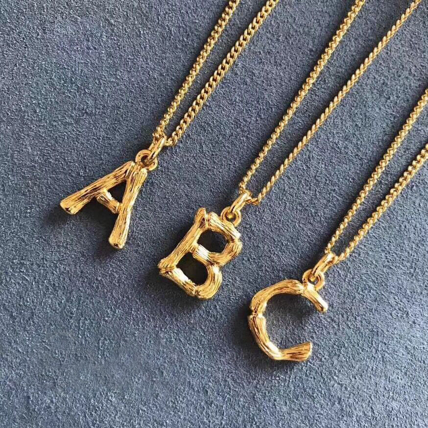 26个英文小字母18K金项链女锁骨链欧美吊坠气质百搭网红明星同款