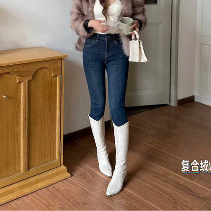 爆犀牛2025冬新款高腰弹力紧身铅笔小脚牛仔裤女加绒加厚九分靴裤