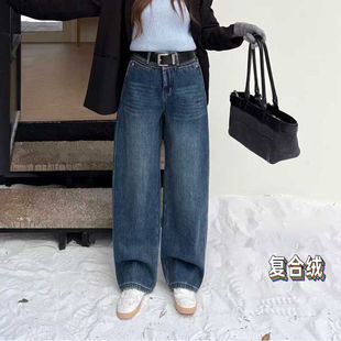 爆犀牛2025冬新款今年流行的裤子加绒加厚弯刀牛仔裤女直筒阔腿裤