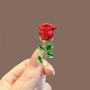 新款胸针时尚优雅高级红色玫瑰花朵胸花复古衣饰防走光扣别针配饰