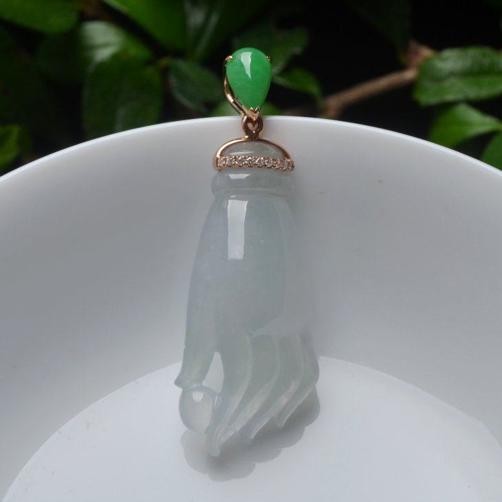 齐天福 冰种a货缅甸翡翠佛手吊坠美人手玉坠18k金镶钻石证书