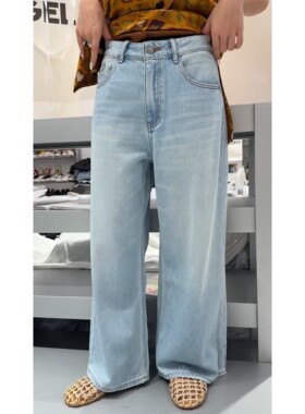 秒发诗歌兰22153时尚百搭浅蓝色直筒薄款显瘦牛仔裤25秋季款女装