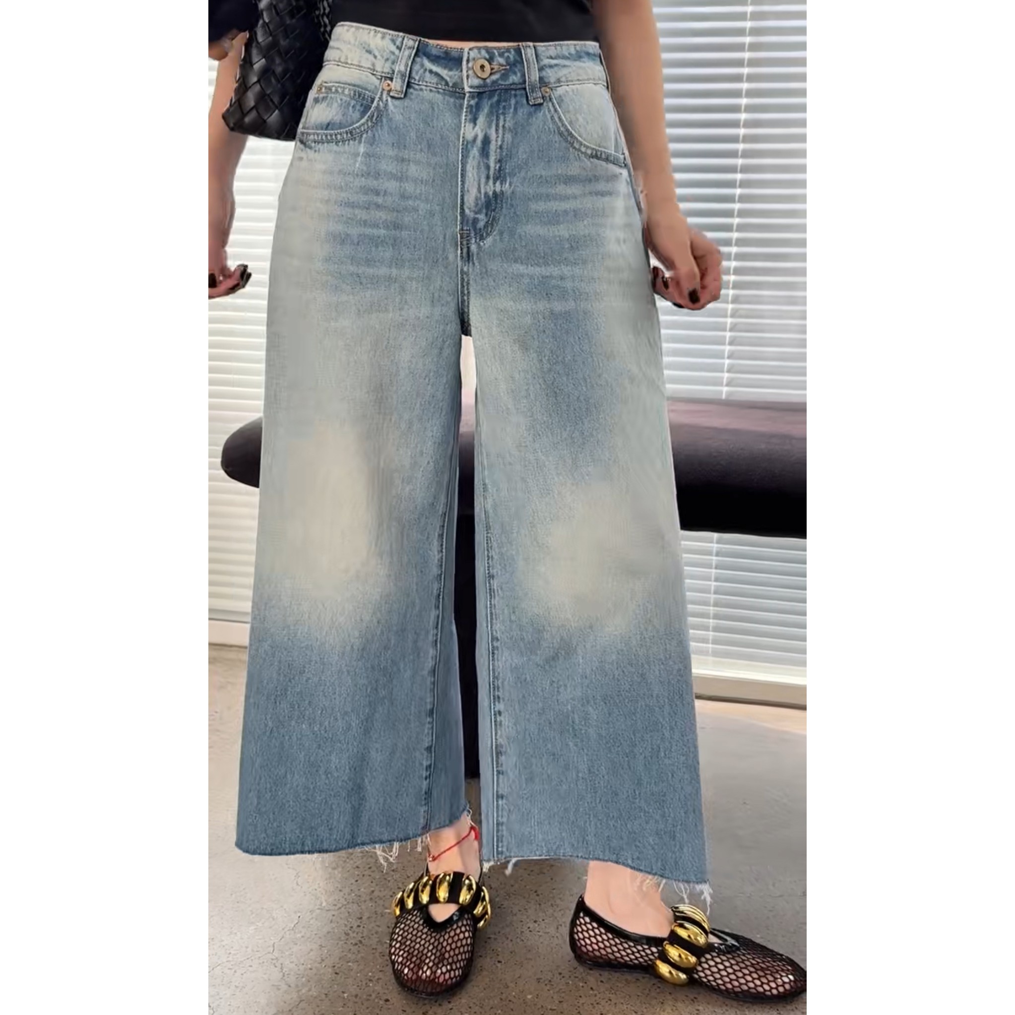 现发诗歌兰66097时髦百搭浅蓝色九分直筒毛边牛仔裤25夏季款女装