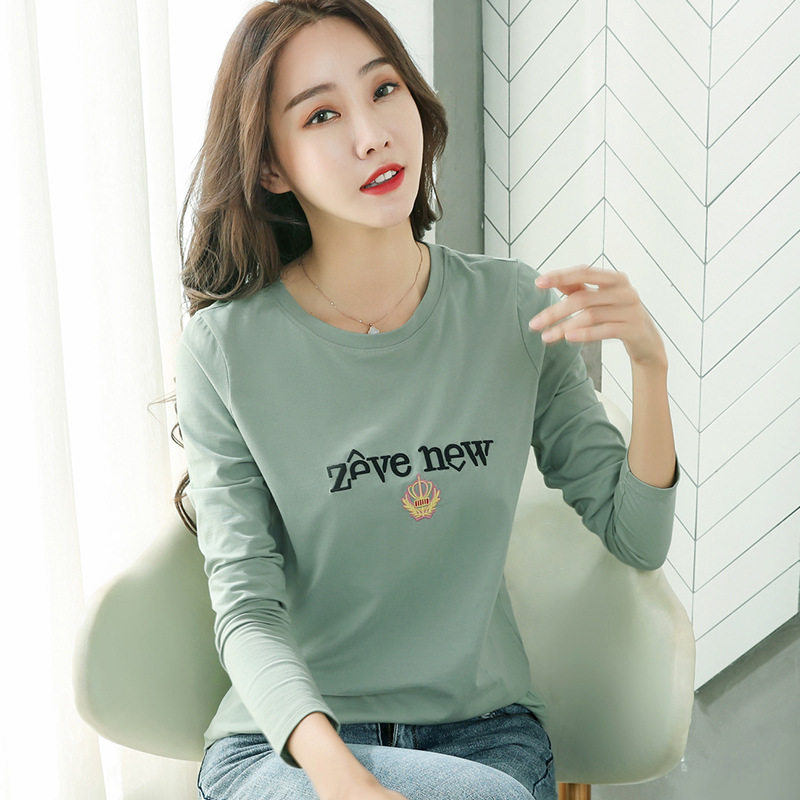 时尚绣花女长袖T恤衫圆领宽松大码运动上衣纯棉百搭中年妈妈春装T
